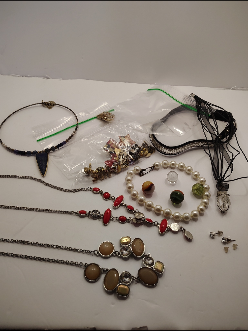 Retro Vintage Assorted Women's Jewelry Set - Red, Black, Pearl, Beige Accents